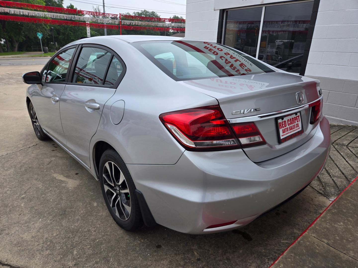 2014 SILVER Honda Civic (19XFB2F80EE) with an 1.8L I4 F SOHC 16V engine, located at 503 West Court, Seguin, TX, 78155, (830) 379-3373, 29.568621, -97.969803 - Photo#3